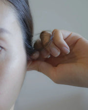 春のゆらぎに。自律神経を整える耳マッサージ