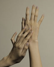 【指先の乾燥・ささくれ対策】オイル×ツボケアで血行促進！